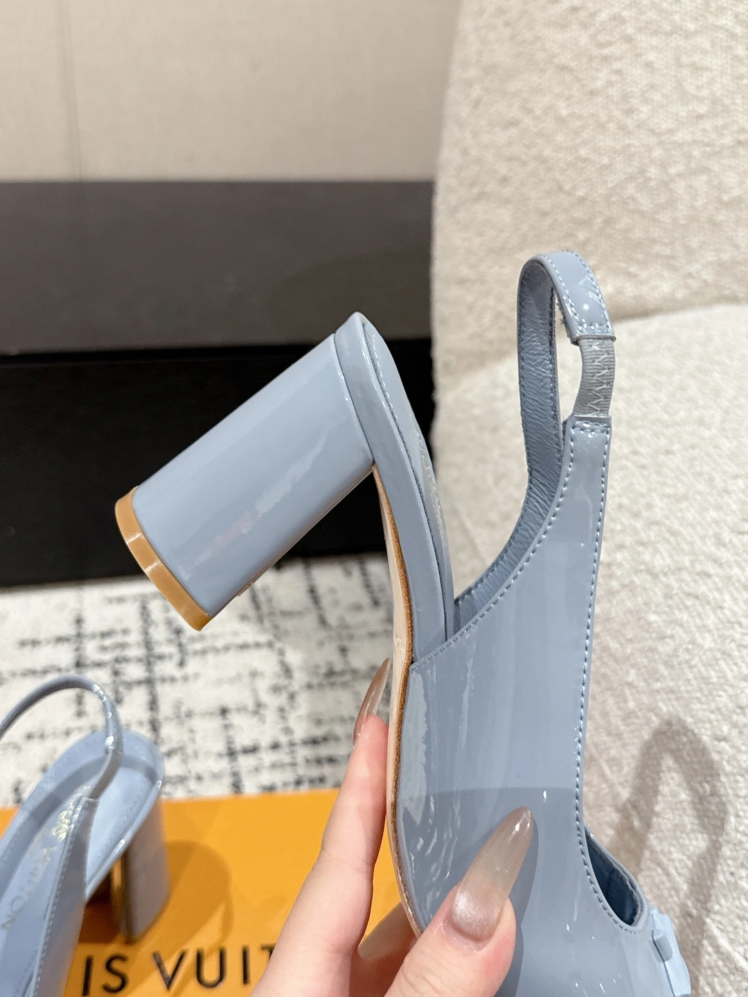 COCO-- 8V 1AGUIT cowhide sheepskin Heel height：8.5CM item:E-X158D4126